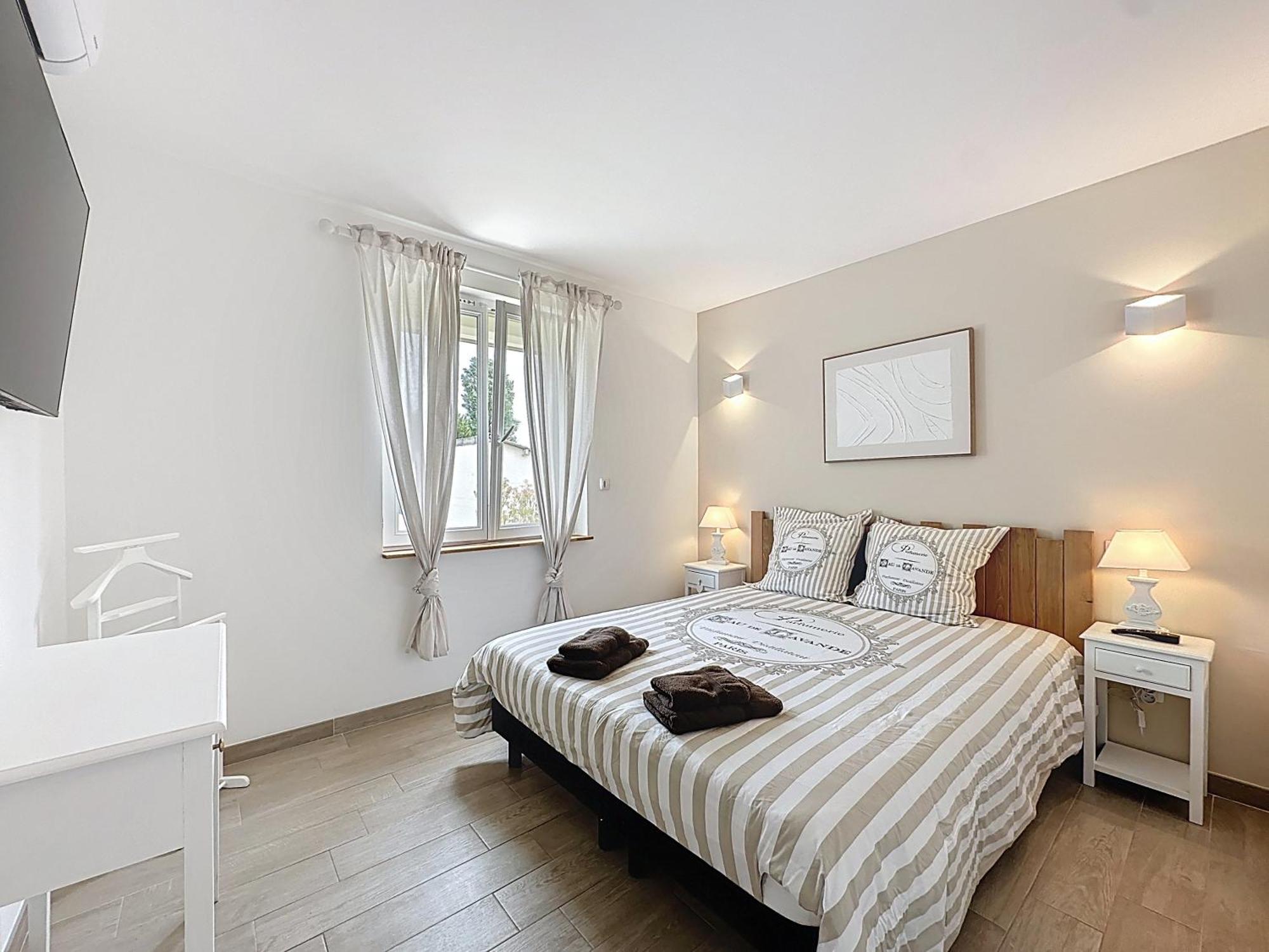 Charmante Maison 2 Chambres Avec Cour Et Jardin Sainte-Savine Экстерьер фото