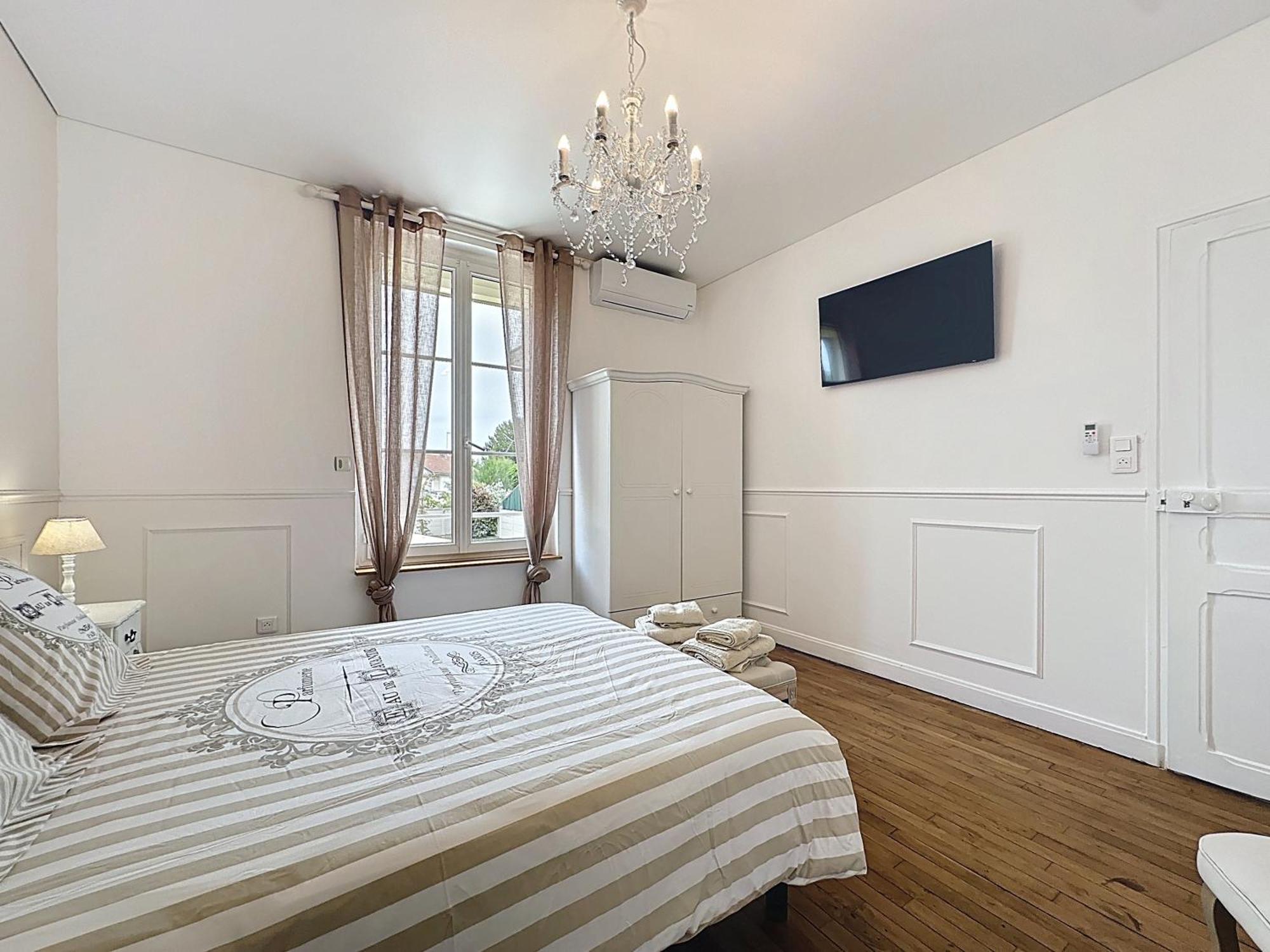 Charmante Maison 2 Chambres Avec Cour Et Jardin Sainte-Savine Экстерьер фото
