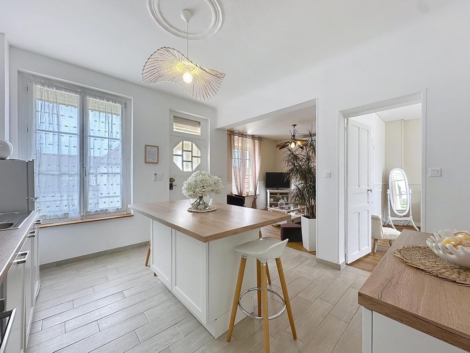 Charmante Maison 2 Chambres Avec Cour Et Jardin Sainte-Savine Экстерьер фото