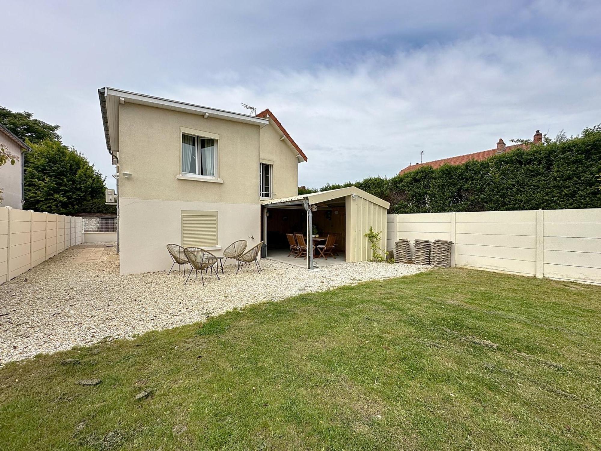 Charmante Maison 2 Chambres Avec Cour Et Jardin Sainte-Savine Экстерьер фото